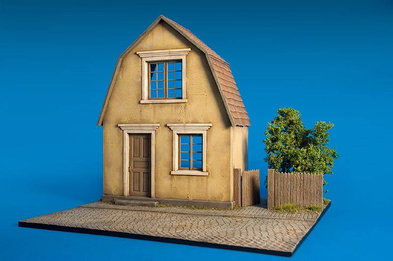 VILLAGE HOUSE w/BASE – Image 8