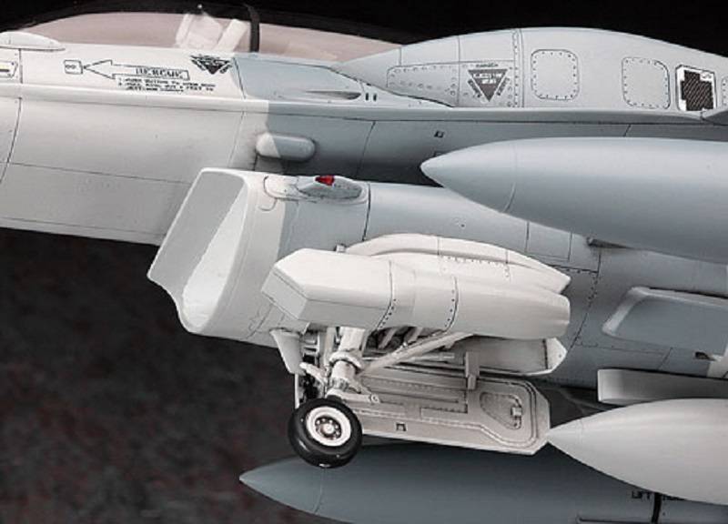 F-16F (Block 60) Fighting Falcon – Image 7