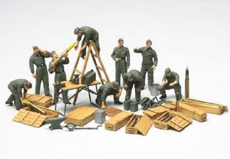 Field Maintenance Set WWII German Tank Crew – Image 2