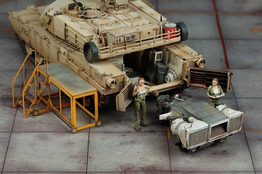 M1A1/ A2 Abrams w/Full Interior 2 in 1 - Maquette Char Promo