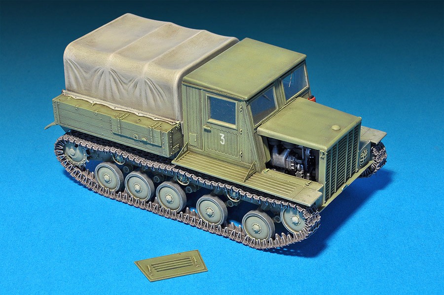 Ya-12 SOVIET ARTILLERY TRACTOR early production – Image 3