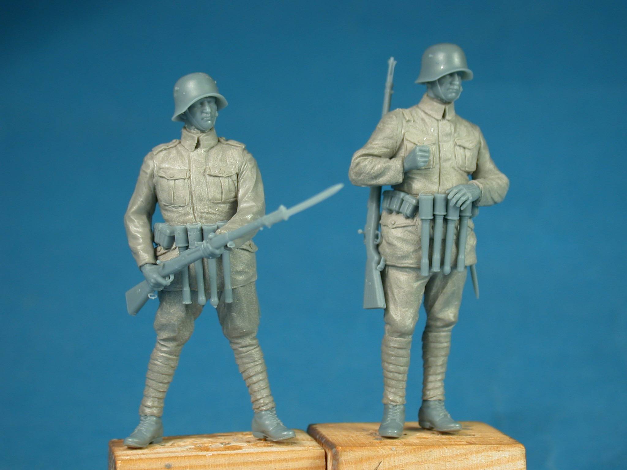 German Freikorps soldier with rifle – Image 2