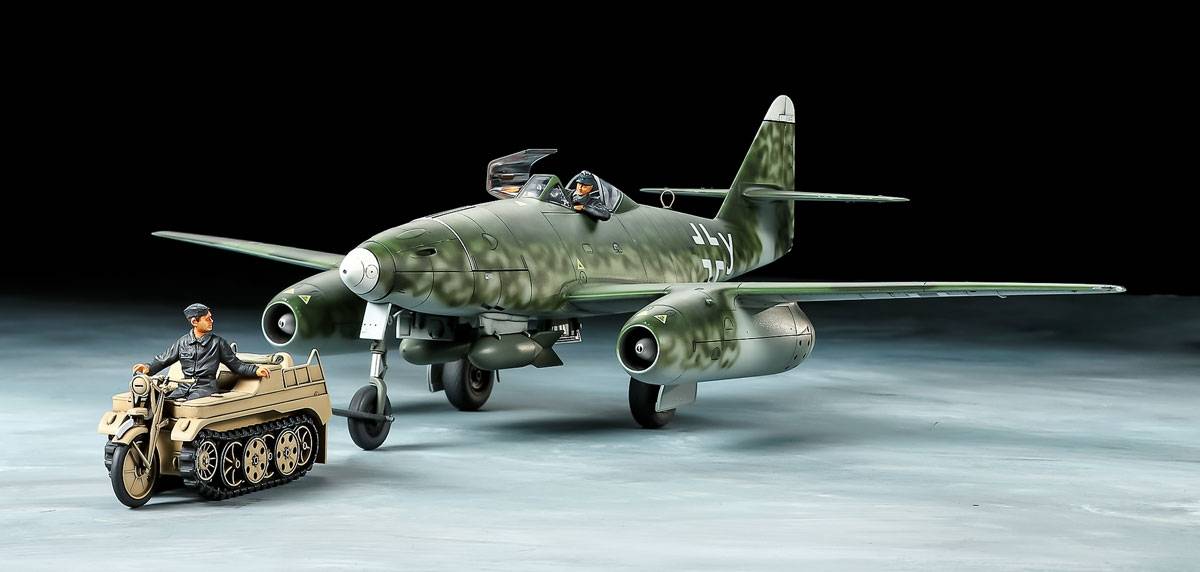 Messerschmitt Me 262 A-2a w/Kettenkraftrad – Image 2