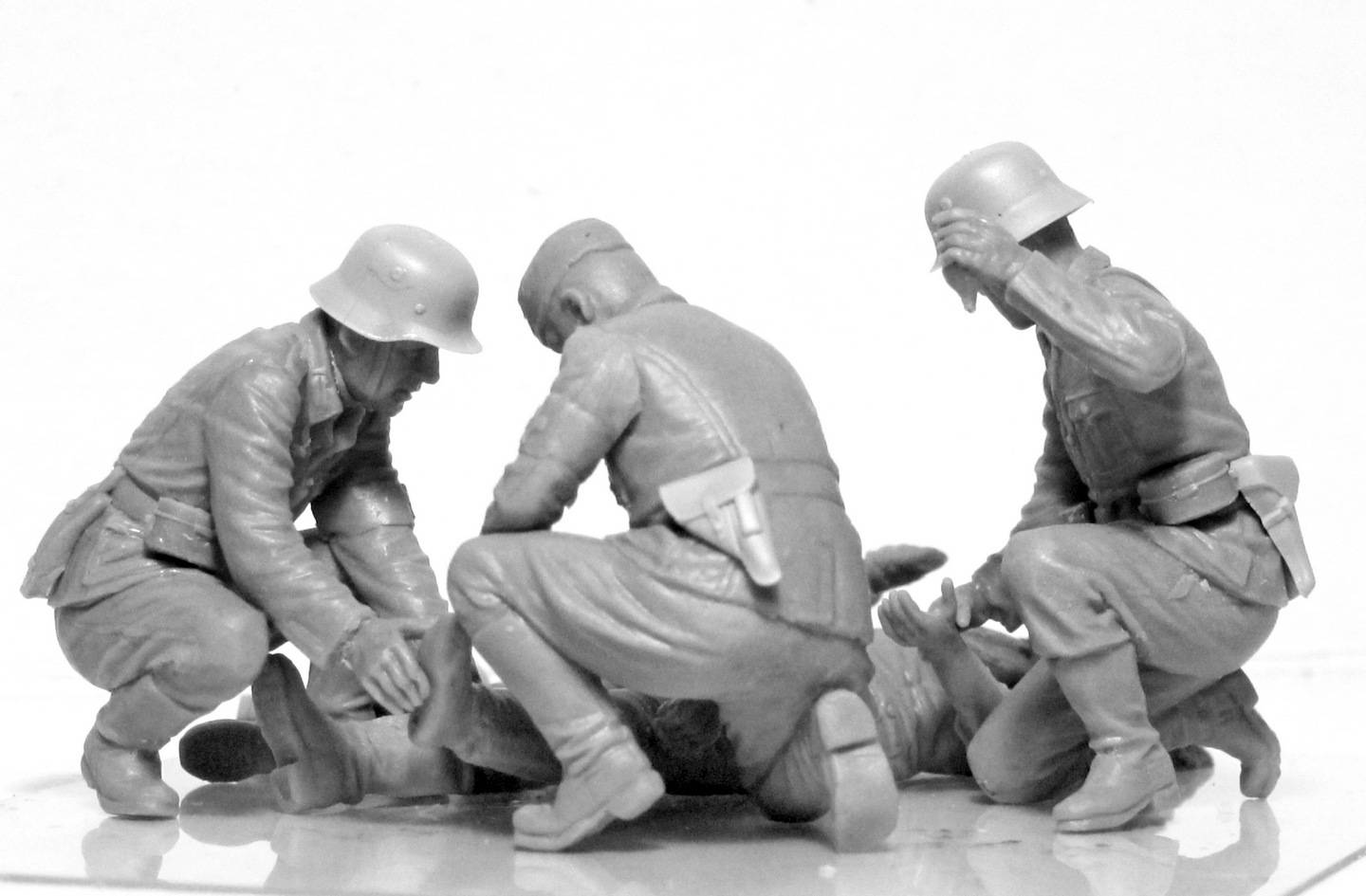 WWII German Military Medical Personnel – Image 6