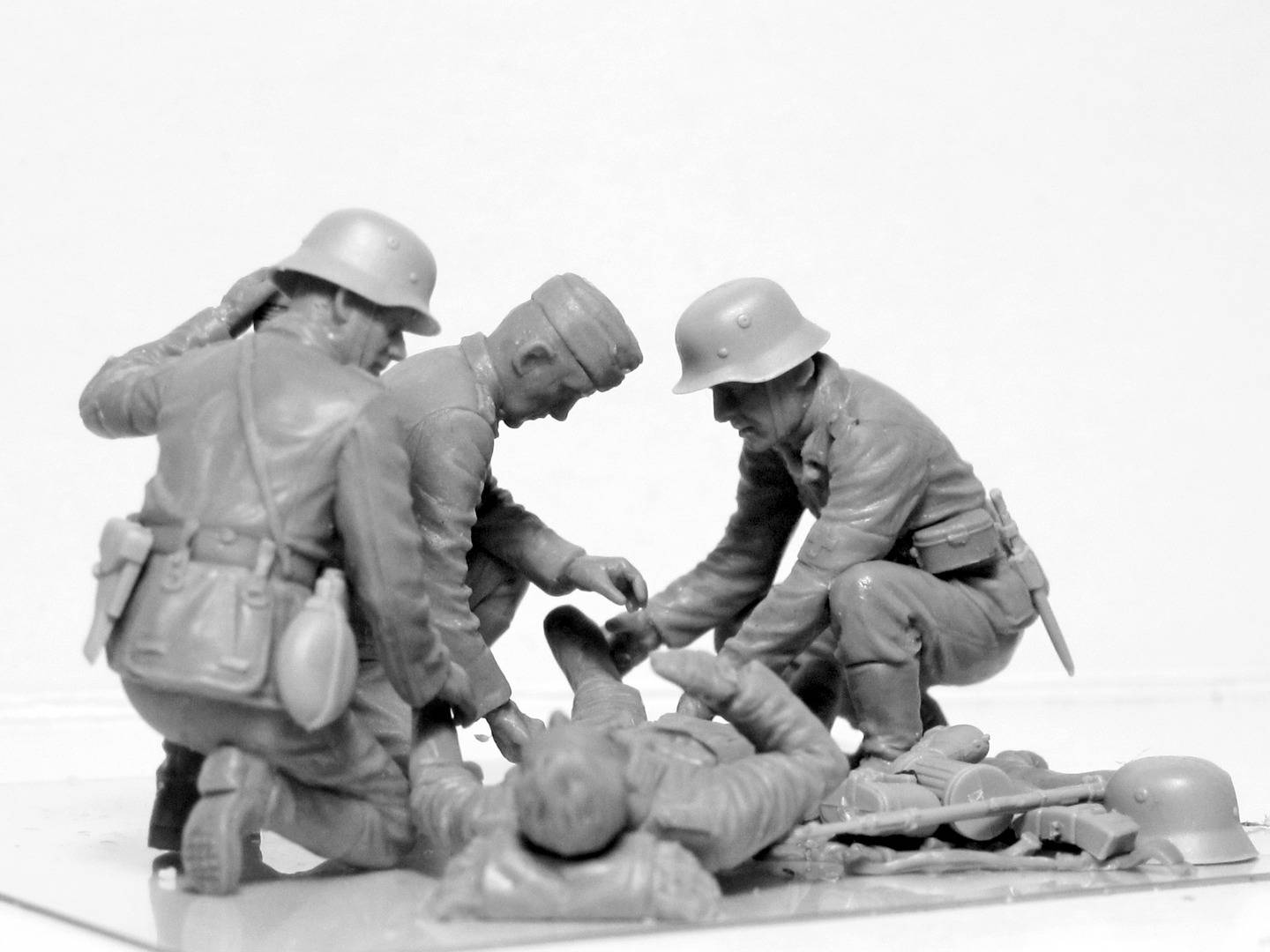 WWII German Military Medical Personnel – Image 8