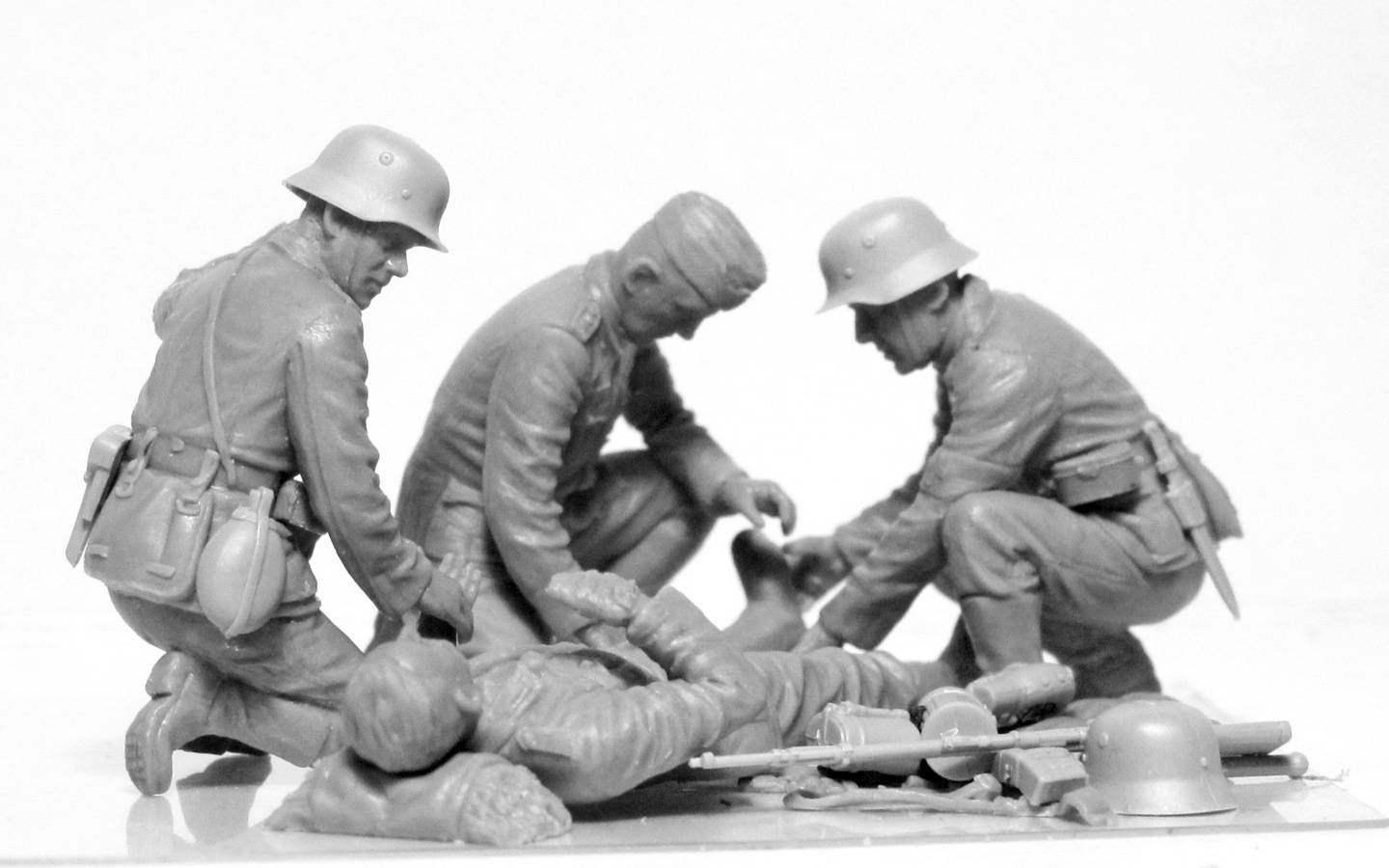 WWII German Military Medical Personnel – Image 9