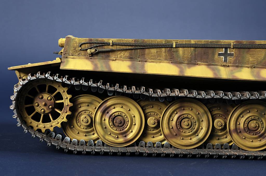 Pz.Kpfw.VI Ausf.E Sd.Kfz.181 Tiger I (Late Production) – Image 9