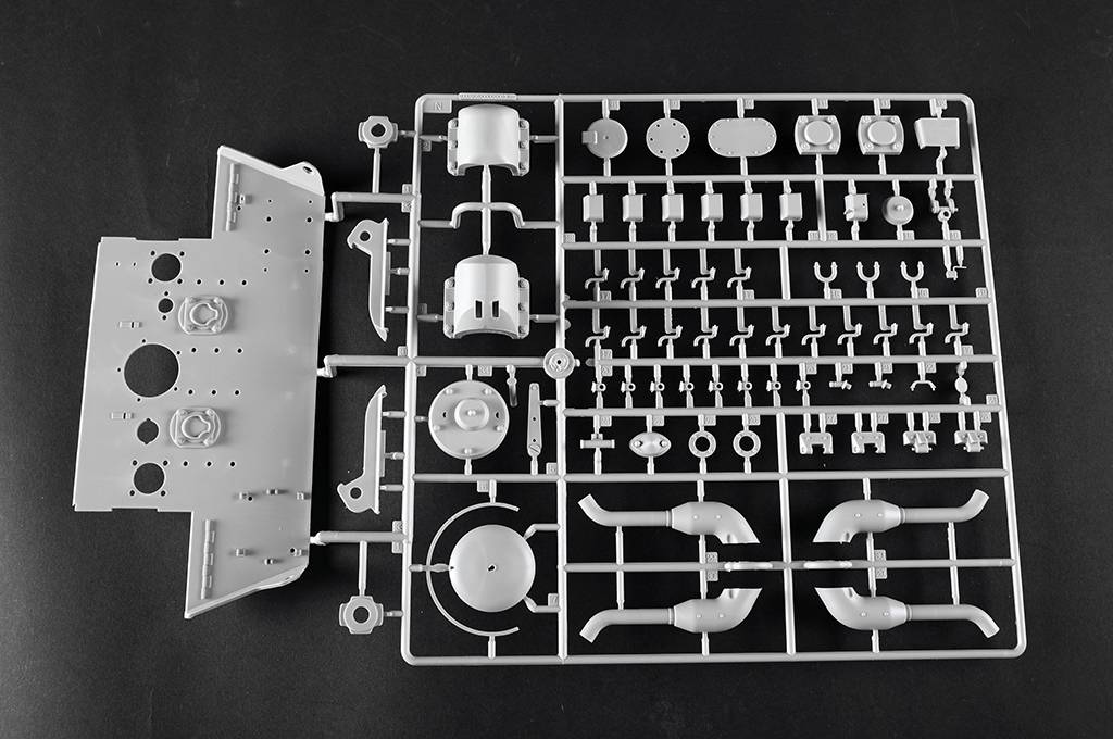 Pz.Kpfw.VI Sd.Kfz.182 Tiger II (Porsche Early production vehicle Fgst.Nr.280009) – Image 8