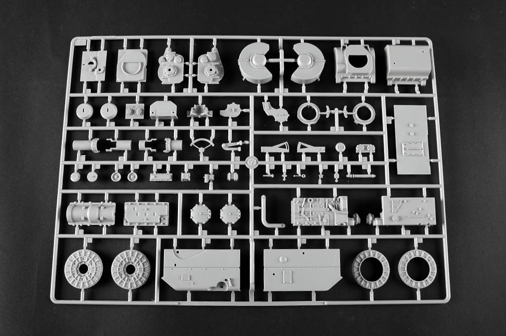 Pz.Kpfw.VI Sd.Kfz.182 Tiger II (Porsche Early production vehicle Fgst.Nr.280009) – Image 13