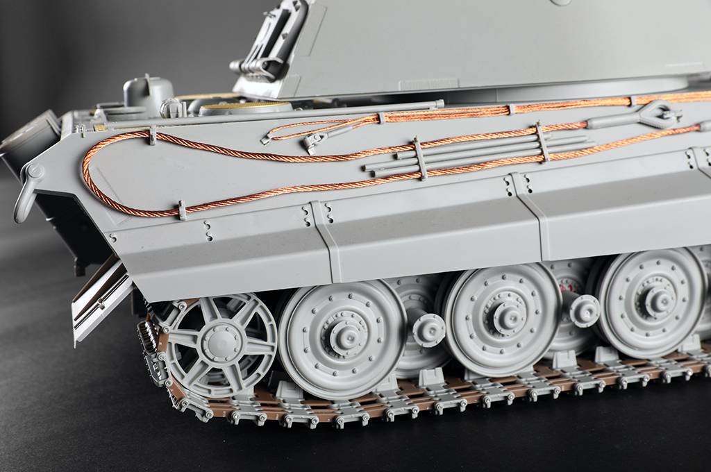 Pz.Kpfw.VI Sd.Kfz.182 Tiger II (Porsche Early production vehicle Fgst.Nr.280009) – Image 48