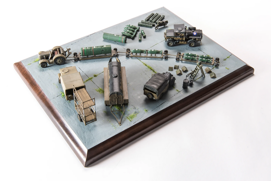 WWII RAF Bomber Re-Supply Set – Image 2