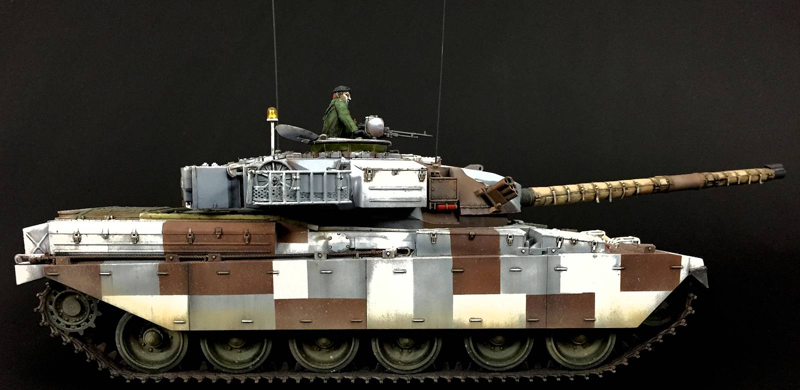 British Main Battle Tank Chieftain Mk.10 – Image 13